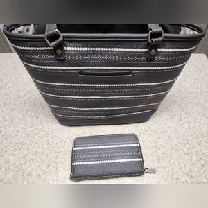 Thirty-one grey and white purse and matching wallet.